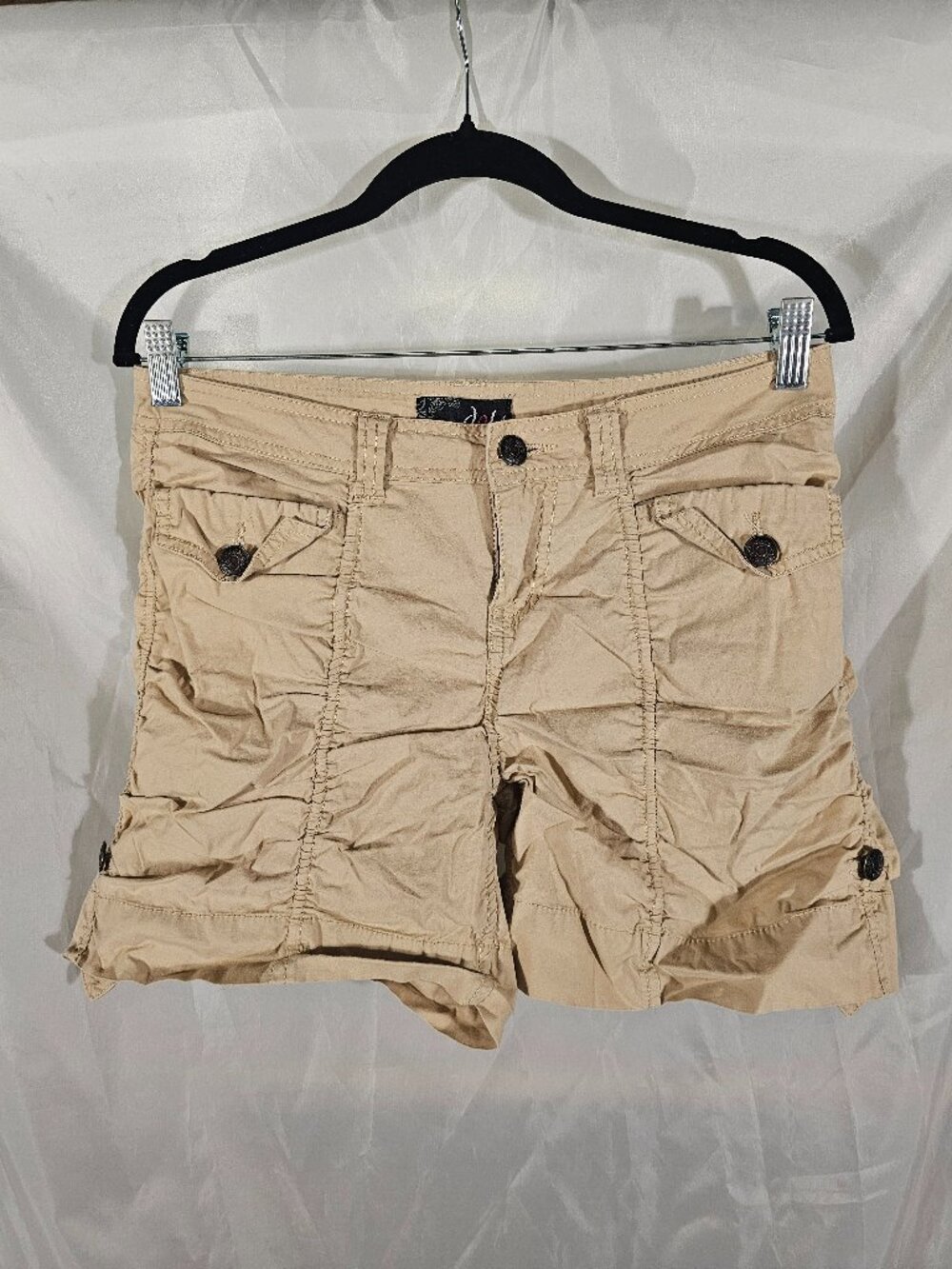 Dots lightweight "scrunched" shorts. Size 9/10 Curvy. Excellent condition.